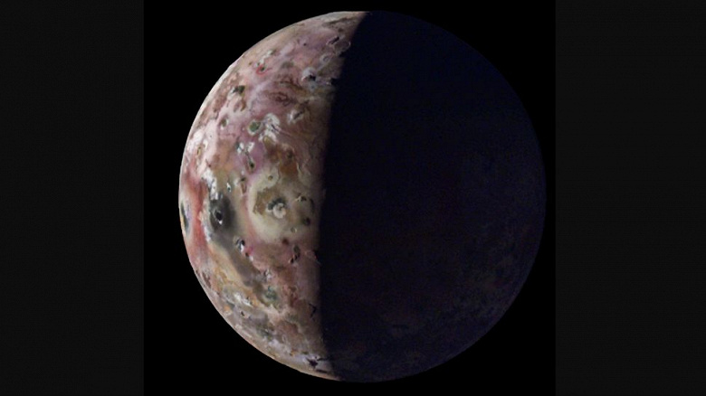 Подробный взгляд на Ио: Новые захватывающие данные от последнего пролёта Juno
